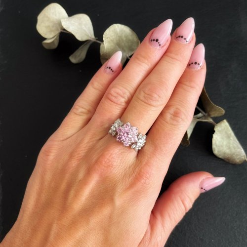 Strieborný prsteň kvetina s ružovými a bielymi kamienkami