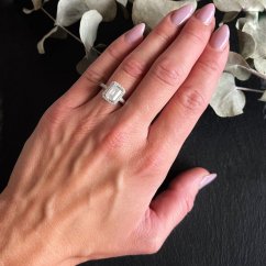 Stříbrný prsten s velkým zirkonem  8mm * 6mm