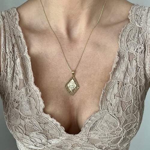 Strieborný prívesok Panna Mária striebro 925/1000 pozlátené 18k