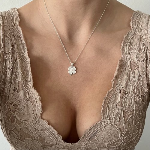 Stříbrný přívěšek čtyřlístek se zirkony stříbro 925/1000