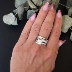 Strieborný prsteň luxusné so zirkónmi rhodiovaný