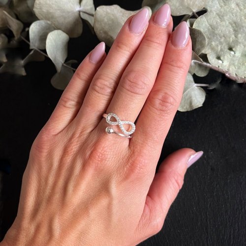 Stříbrný prsten nekonečno dámský se zirkony - Velikost prstenu: 57
