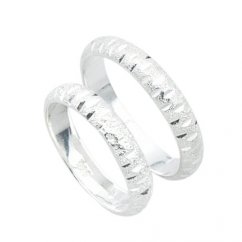Stříbrný snubní prsten 4mm