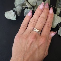 Stříbrný prsten nekonečno dámský rhodiovaný